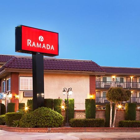Готель Ramada By Wyndham Пасадена Екстер'єр фото