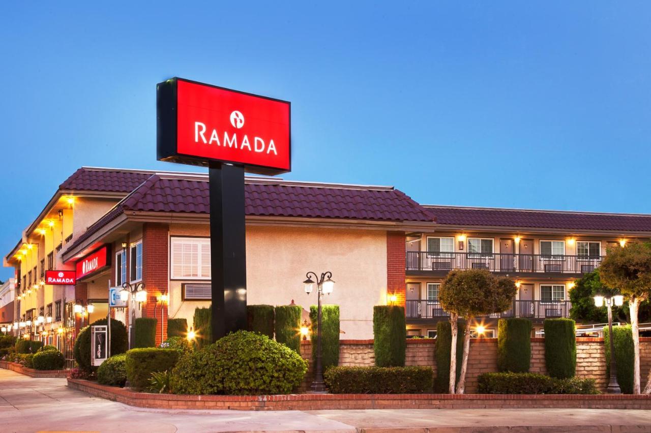Готель Ramada By Wyndham Пасадена Екстер'єр фото